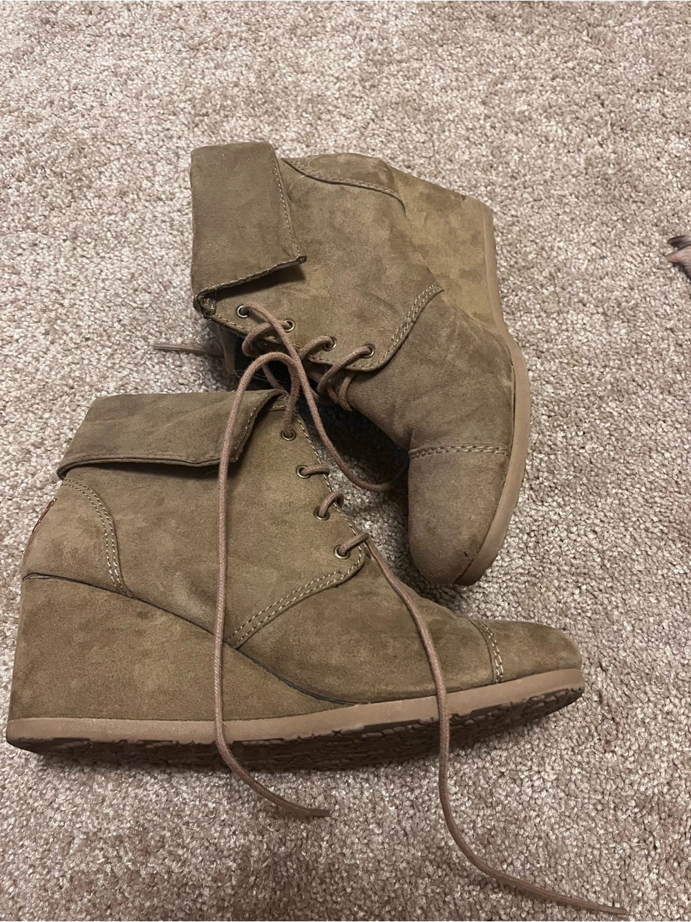 Wedge Lace-Up Ankle Boots in Olive Brown